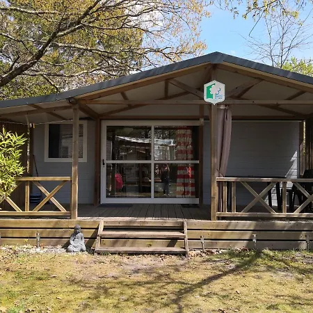 Camping Le Chalet D'iris Et Maurice Entre Lac Et Océan